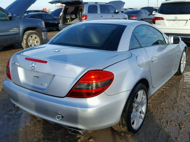 WDBWK54F59F192749 - 2009 MERCEDES-BENZ SLK SILVER photo 4