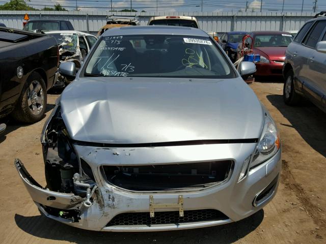 YV1612FH4D2195573 - 2013 VOLVO S60 T5 SILVER photo 9