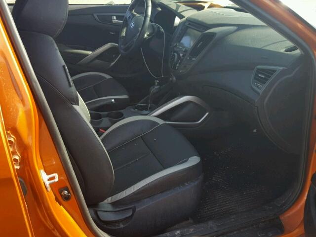 KMHTC6AEXFU236167 - 2015 HYUNDAI VELOSTER T ORANGE photo 5