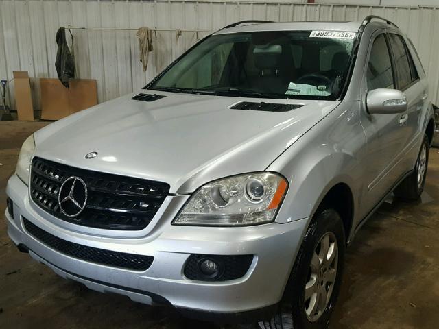 4JGBB86E96A033839 - 2006 MERCEDES-BENZ ML 350 SILVER photo 2