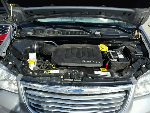 2C4RC1BG3GR186793 - 2016 CHRYSLER TOWN & COU 灰色 照片 7