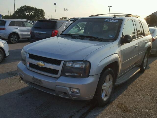 1GNDS13S482122575 - 2008 CHEVROLET TRAILBLAZE SILVER photo 2