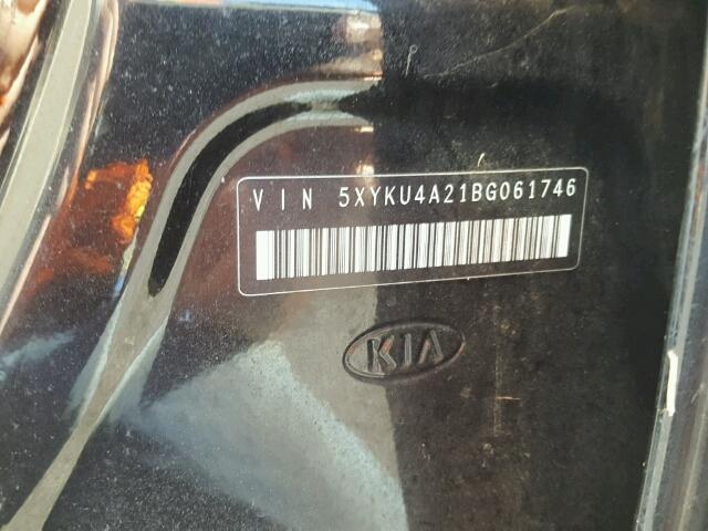 5XYKU4A21BG061746 - 2011 KIA SORENTO BLACK photo 10