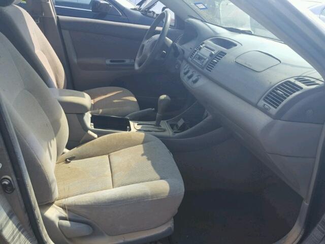 4T1BE32K33U771085 - 2003 TOYOTA CAMRY LE ნაცრისფერი ფოტო 5