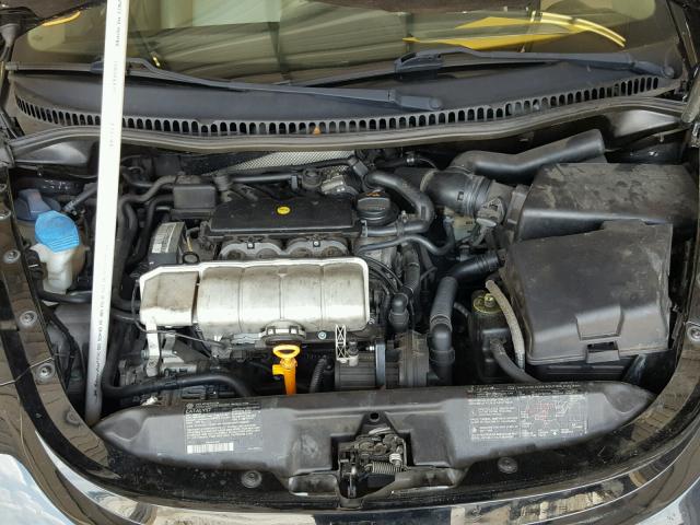 3VWCK21Y73M310975 - 2003 VOLKSWAGEN NEW BEETLE შავი ფოტო 7