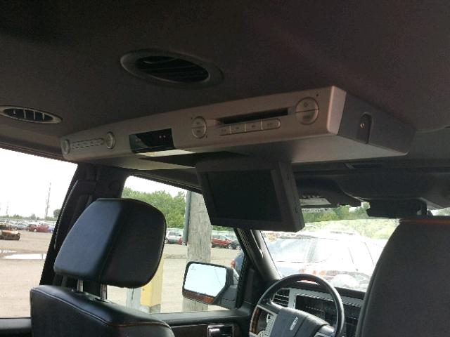 5LMFL28517LJ21733 - 2007 LINCOLN NAVIGATOR შავი ფოტო 9