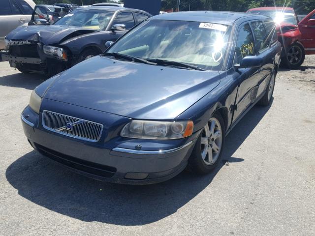 YV1SW592952482403 - 2005 VOLVO V70 FWD BLUE photo 2