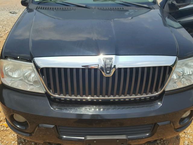 5LMFU27R34LJ25814 - 2004 LINCOLN NAVIGATOR BLACK photo 7