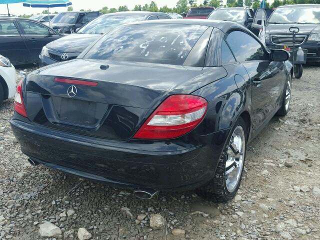 WDBWK54F38F176791 - 2008 MERCEDES-BENZ SLK 280 BLACK photo 4