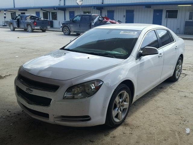 1G1ZC5E04A4103705 - 2010 CHEVROLET MALIBU 1LT WHITE photo 2