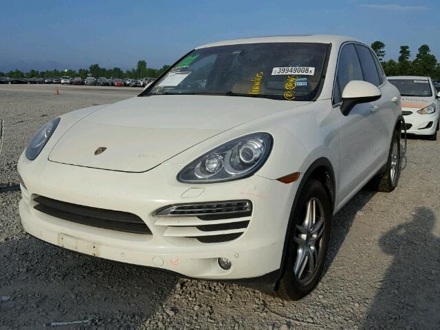 WP1AA2A24BLA03948 - 2011 PORSCHE CAYENNE WHITE photo 2