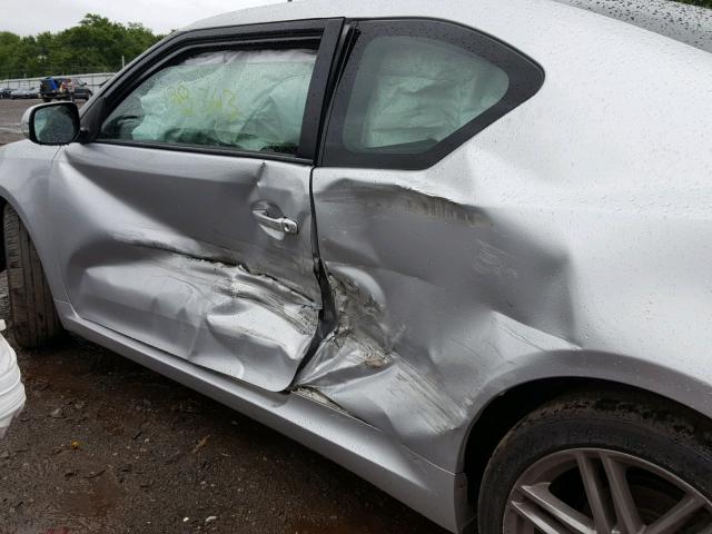 JTKJF5C73B3009990 - 2011 TOYOTA SCION TC 银色 照片 10