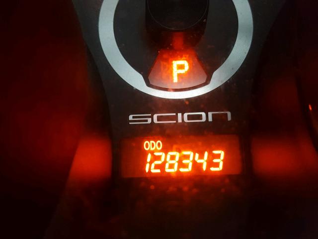 JTKJF5C73B3009990 - 2011 TOYOTA SCION TC 银色 照片 8