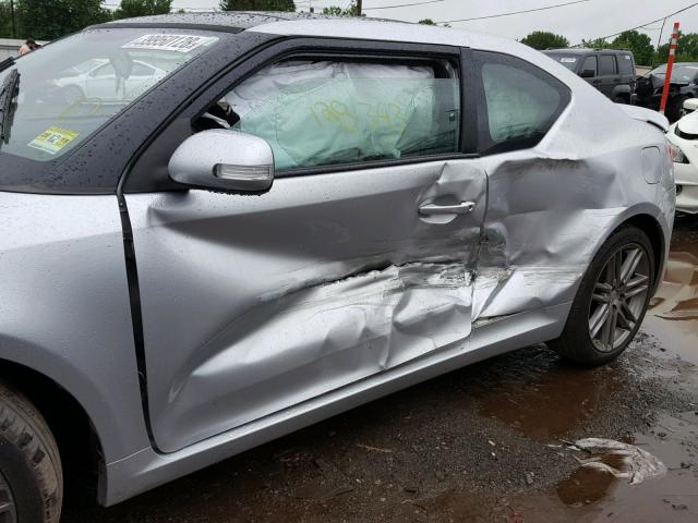 JTKJF5C73B3009990 - 2011 TOYOTA SCION TC 银色 照片 9