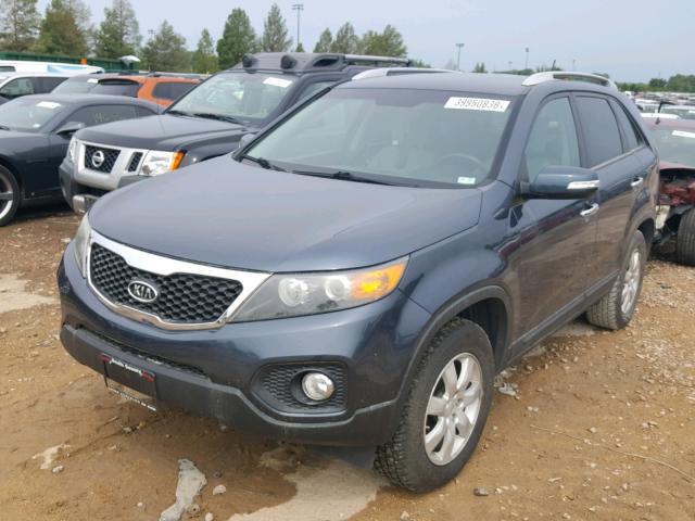 5XYKT4A10BG184836 - 2011 KIA SORENTO BA BLUE photo 2