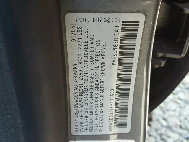 WVWCD63B55E119660 - 2005 VOLKSWAGEN PASSAT GLS GRAY photo 10