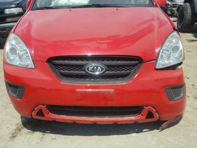 KNAFG528197239564 - 2009 KIA RONDO BASE RED photo 9