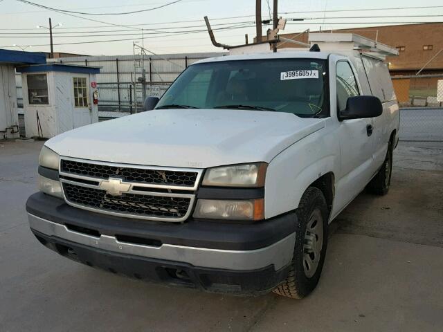 3GCEC14X06G252829 - 2006 CHEVROLET SILVERADO WHITE photo 2