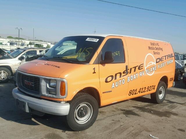 1GTHG35R721101220 - 2002 GMC SAVANA G35 ORANGE photo 2