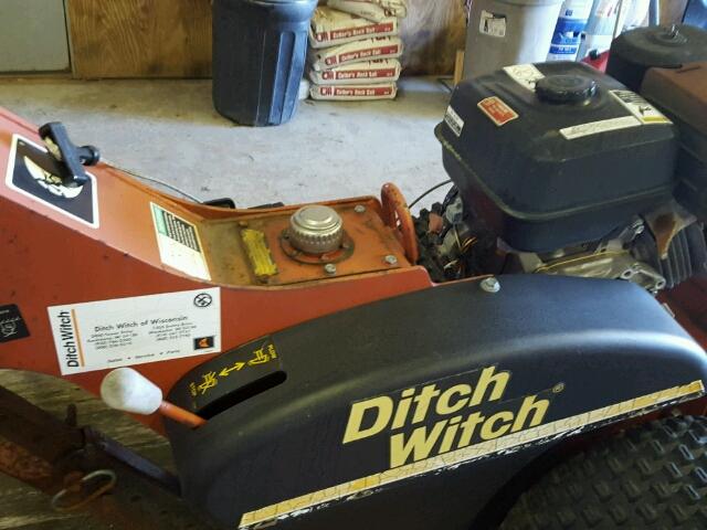 4T0998 - 1999 DITCH WITCH WITCH/TRLR RED photo 8