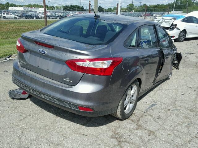 1FADP3F28EL280866 - 2014 FORD FOCUS GRAY photo 4