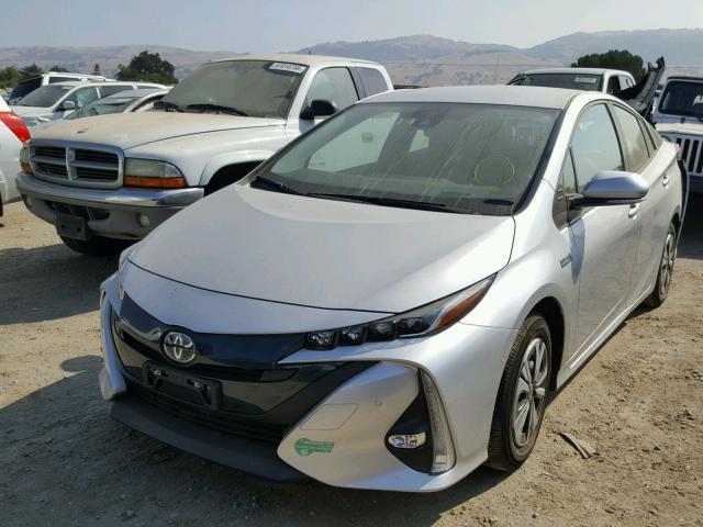 JTDKARFP0H3048476 - 2017 TOYOTA PRIUS PRIM ვერცხლისფერი ფოტო 2