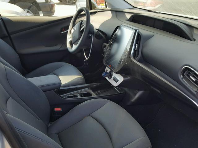 JTDKARFP0H3048476 - 2017 TOYOTA PRIUS PRIM ვერცხლისფერი ფოტო 5