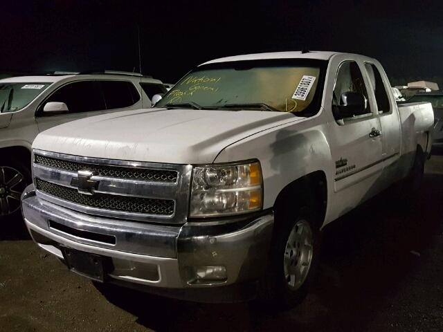 1GCRCSE08CZ183442 - 2012 CHEVROLET SILVERADO WHITE photo 2