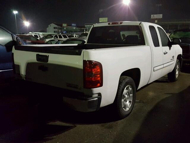 1GCRCSE08CZ183442 - 2012 CHEVROLET SILVERADO WHITE photo 4