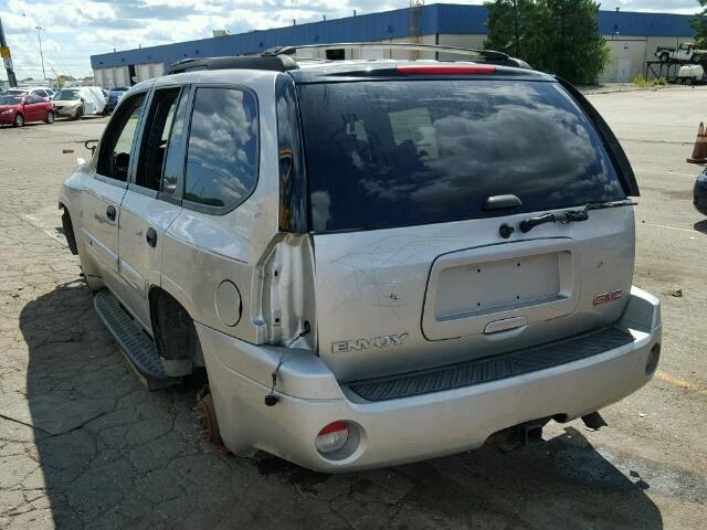 1GKDT13SX42119202 - 2004 GMC ENVOY SILVER photo 3