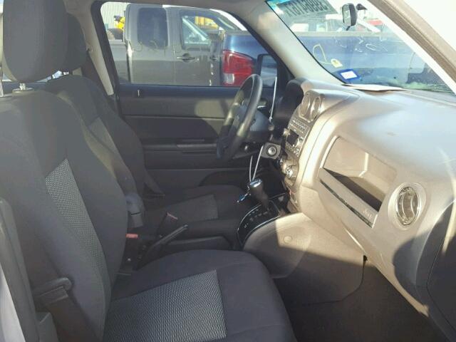 1J4NF2GB6AD634411 - 2010 JEEP PATRIOT SILVER photo 5