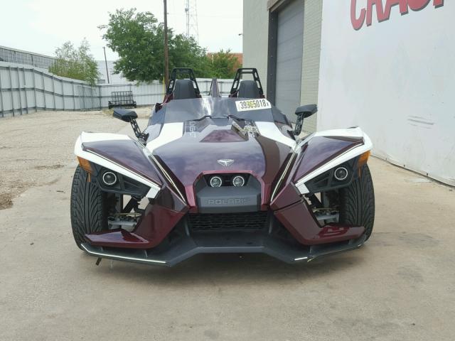 57XAAPFA9H8122810 - 2017 POLARIS SLINGSHOT MAROON photo 3