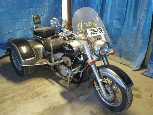 JS1VS55A652113682 - 2005 SUZUKI C50 SILVER photo 1