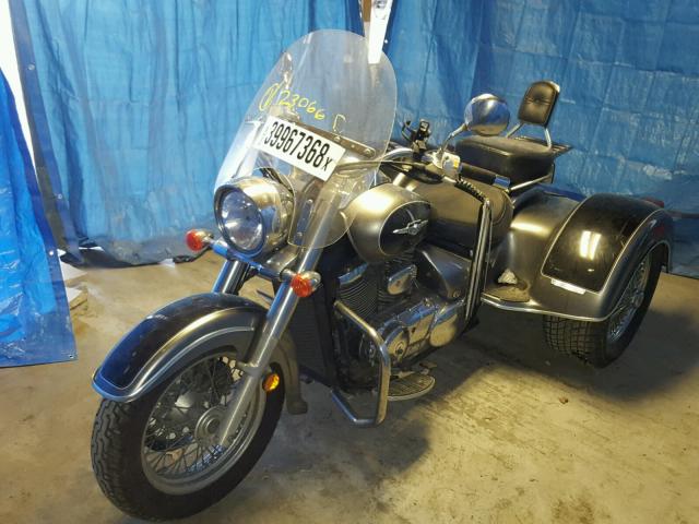 JS1VS55A652113682 - 2005 SUZUKI C50 SILVER photo 2