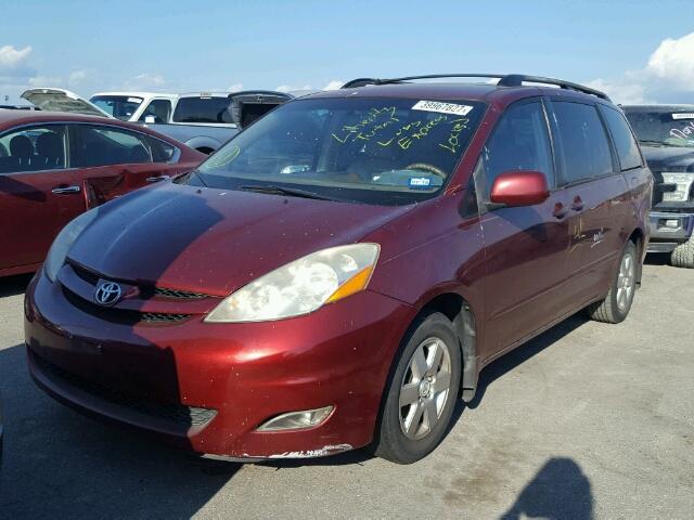 5TDZK22C17S074054 - 2007 TOYOTA SIENNA XLE RED photo 2