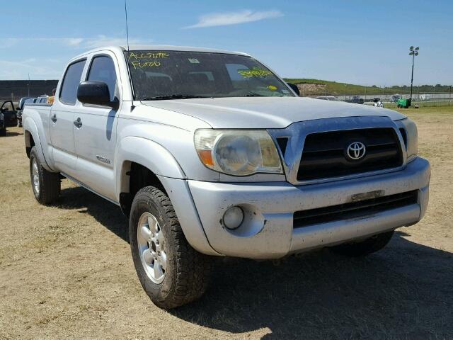 5TEMU52NX5Z134808 - 2005 TOYOTA TACOMA DOU SILVER photo 1