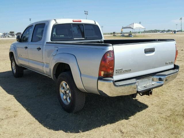 5TEMU52NX5Z134808 - 2005 TOYOTA TACOMA DOU SILVER photo 3