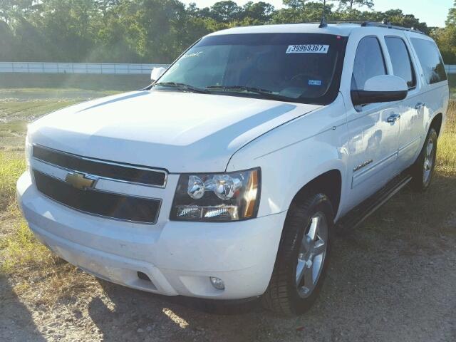 1GNSCJE09DR344840 - 2013 CHEVROLET SUBURBAN C WHITE photo 2