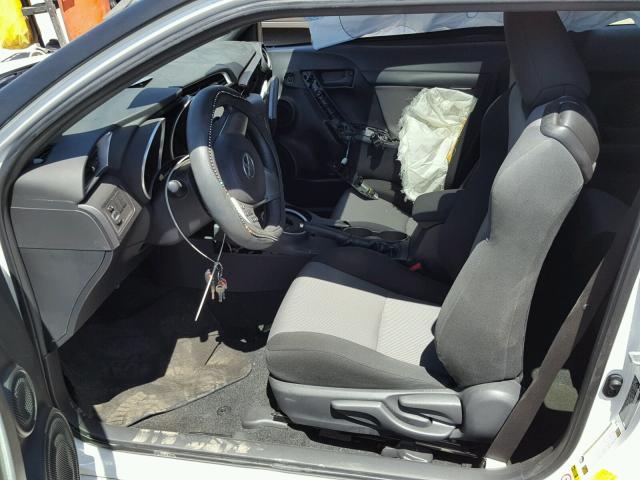 JTKJF5C7XF3094784 - 2015 TOYOTA SCION TC 白色 照片 5