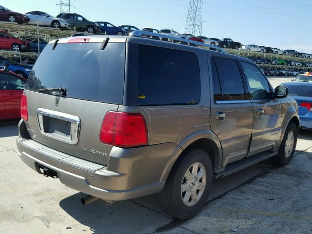 5LMFU27R03LJ00965 - 2003 LINCOLN NAVIGATOR Braun Foto 4
