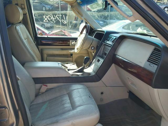 5LMFU27R03LJ00965 - 2003 LINCOLN NAVIGATOR Braun Foto 5