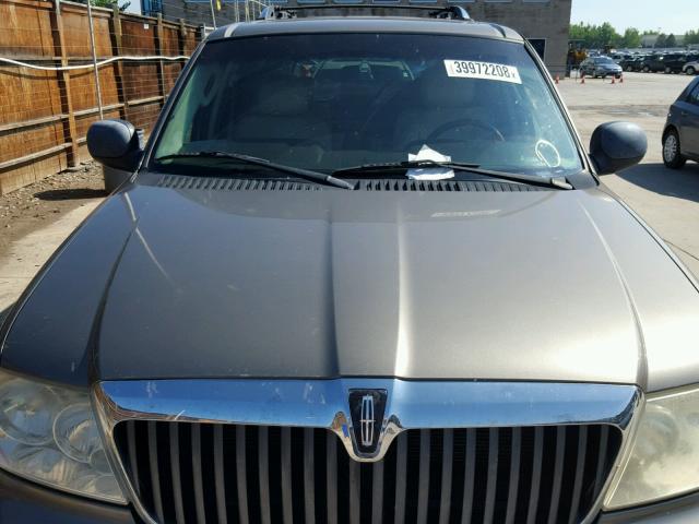 5LMFU27R03LJ00965 - 2003 LINCOLN NAVIGATOR Braun Foto 9