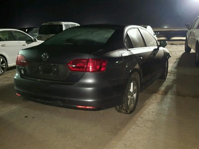 3VWDP7AJ0DM420032 - 2013 VOLKSWAGEN JETTA SE 灰色 照片 4