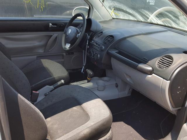 3VWCK21C41M435997 - 2001 VOLKSWAGEN NEW BEETLE 白色 照片 5