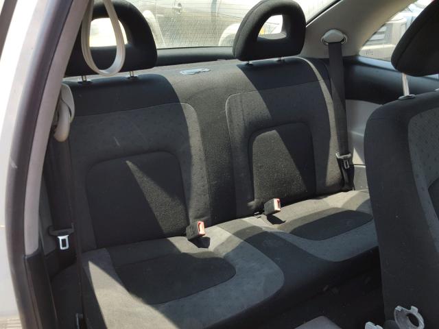 3VWCK21C41M435997 - 2001 VOLKSWAGEN NEW BEETLE 白色 照片 6