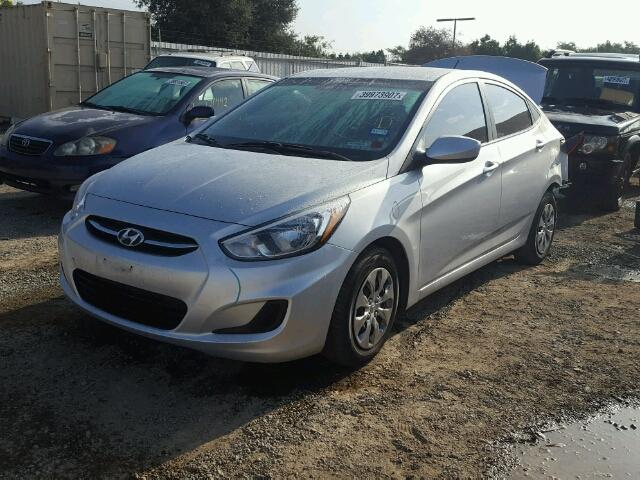 KMHCT4AE4GU947093 - 2016 HYUNDAI ACCENT SE SILVER photo 2