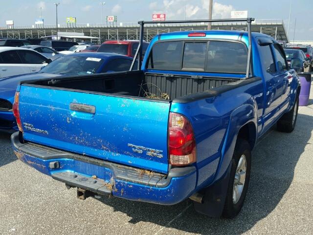 5TEKU72N25Z139584 - 2005 TOYOTA TACOMA DOU BLUE photo 4