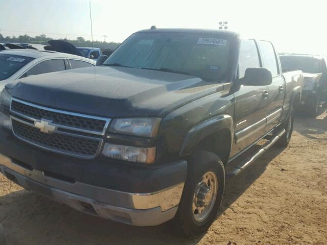 1GCHC23235F888332 - 2005 CHEVROLET SILVERADO CHARCOAL photo 2