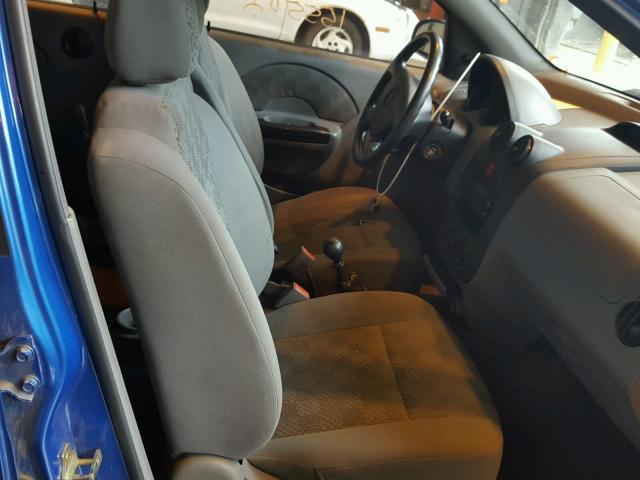 KL1TD62635B446782 - 2005 CHEVROLET AVEO BASE Niebieski zdjęcie 5