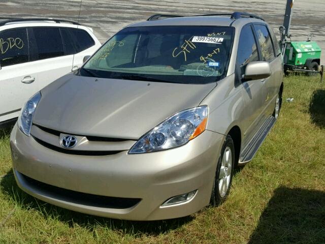 5TDZK22CX8S119039 - 2008 TOYOTA SIENNA TAN photo 2